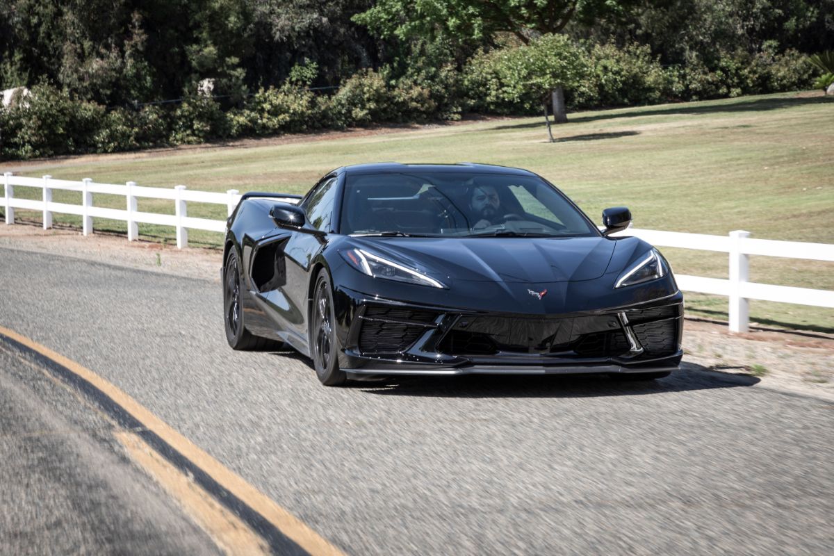 KW Coilover Kit V3 Bundle Chevrolet Corvette C8 w/ Magnetic Ride, w/o OE Noselift System 2020+